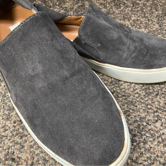Steve Madden Gray Flats with Elastic Opening - Picture 3 of 6